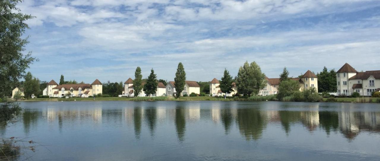 Windrush Turret Lodge South Cerney Dış mekan fotoğraf