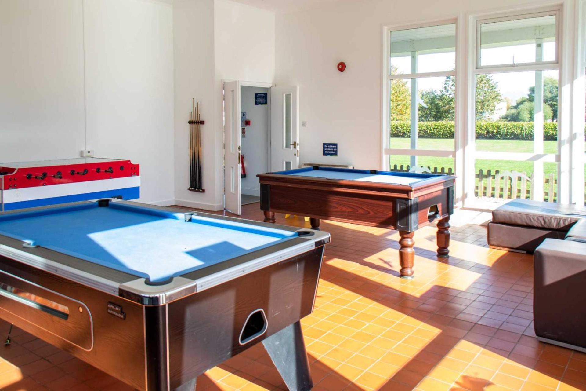 Windrush Turret Lodge South Cerney Dış mekan fotoğraf