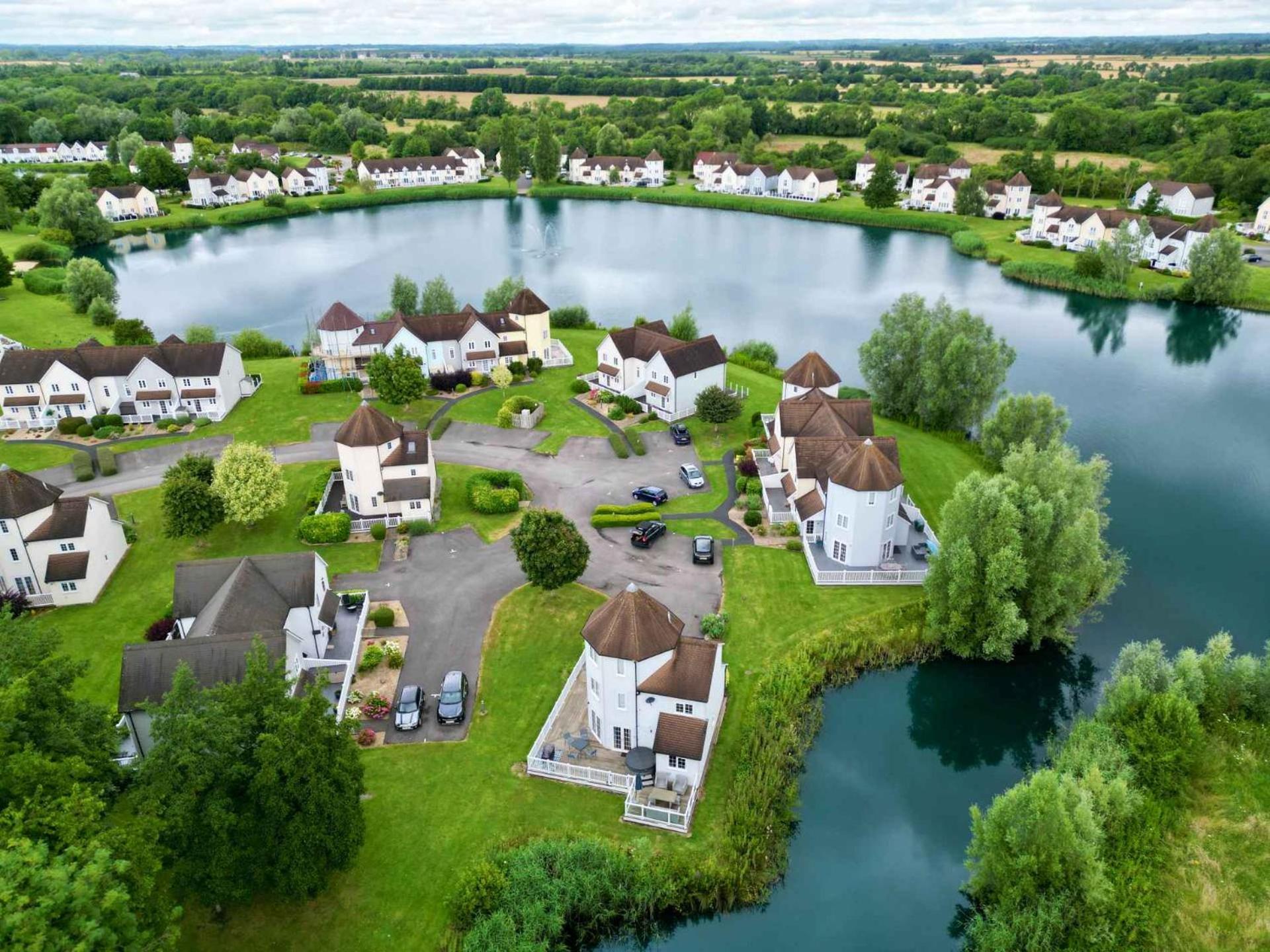 Windrush Turret Lodge South Cerney Dış mekan fotoğraf
