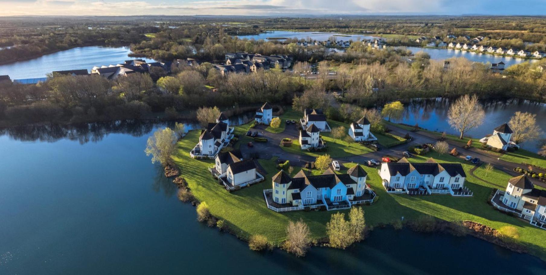Windrush Turret Lodge South Cerney Dış mekan fotoğraf